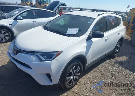 2017 Toyota Rav4 Le z USA, uszkodzony, nr VIN JTMZFREV0HJ715302